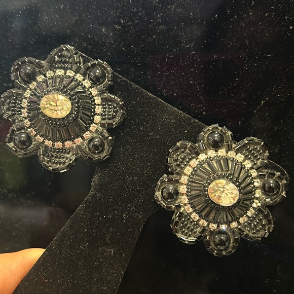 Vintage Black Beaded Bradley Levin Clip-on Flower Earrings-Boutique - Picture 3 of 10